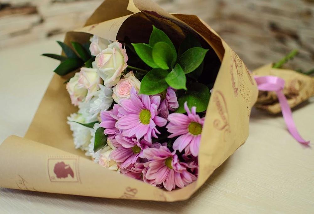 Букет цветов из: Розы и Хризантемы в Ханино