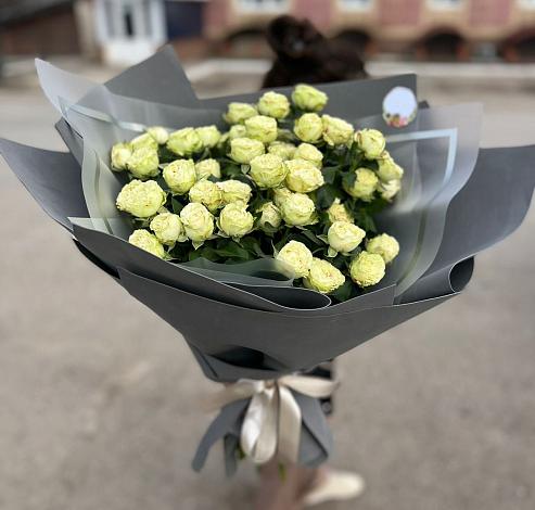 Букет Белые кустовые розы Солинеро в Ханино