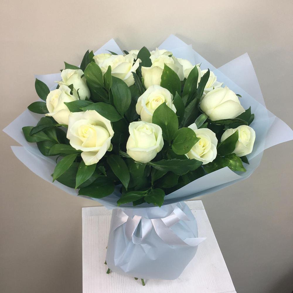 Букет 15 Белых роз Проуд в Ханино