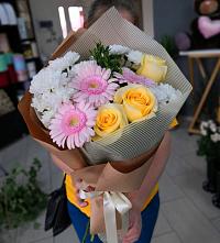 Букет цветов из:  Герберы, Розы и Хризантемы в Ханино