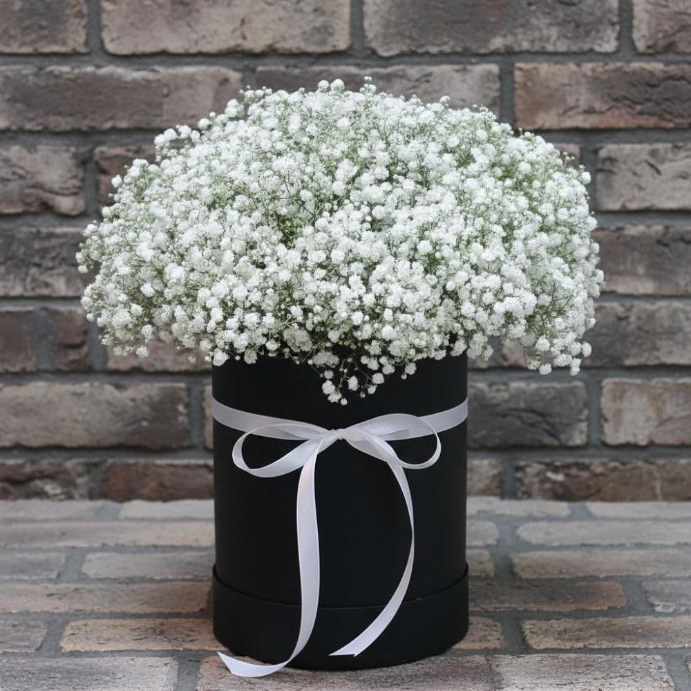 Цветочная композиция из Гипсофила в шляпной коробке в Ханино