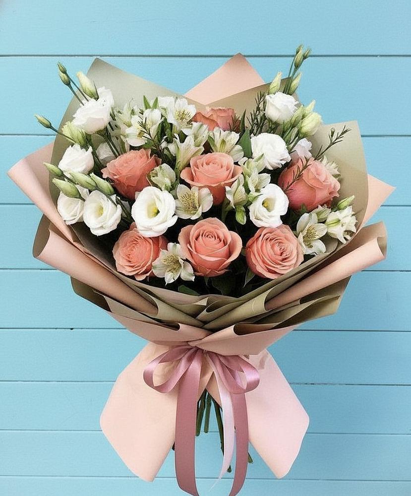 Букет цветов из: Розы, Альстромерии и Лизиантусы в Ханино