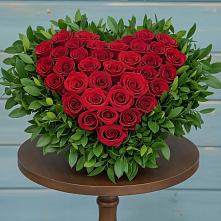 Цветочная композиция из Розы в виде сердца в Ханино