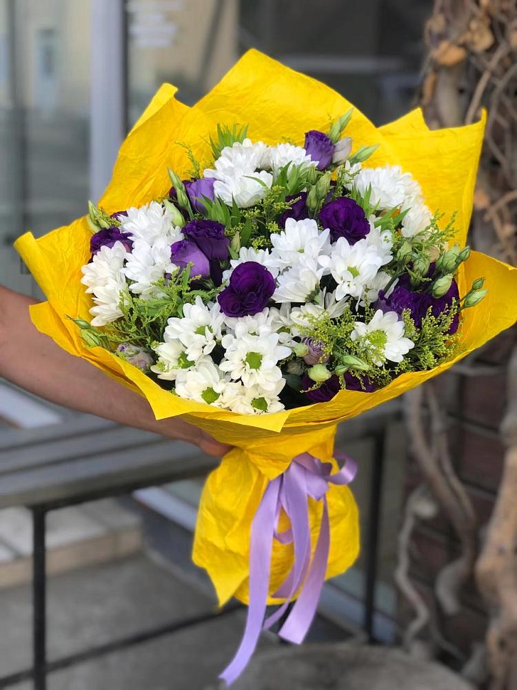 Букет цветов из: Ирисы, Хризантемы и Ромашки в Ханино