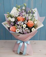Букет цветов из:  Лизиантусы, Розы, Альстромерии и Гипсофила в Ханино