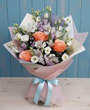 Букет цветов из:  Лизиантусы, Розы, Альстромерии и Гипсофила в Ханино