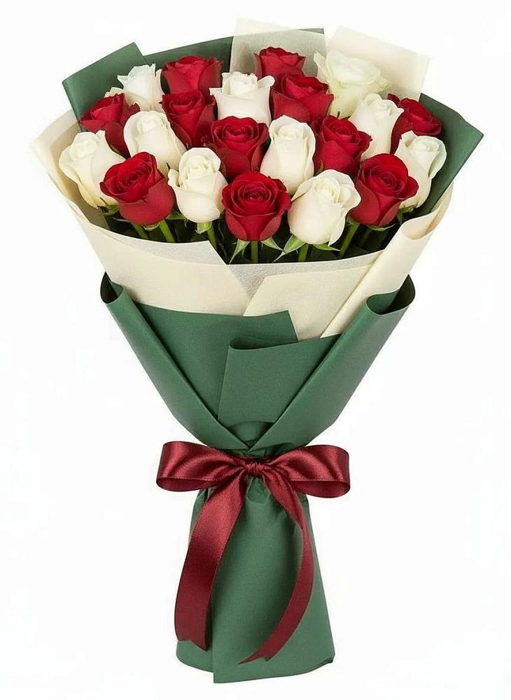Букет Микс из красных и белых роз в Ханино