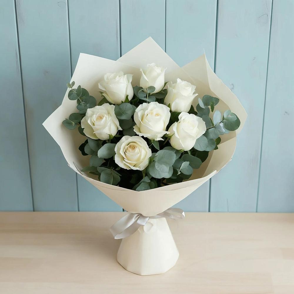 Букет Белые розы в Эвкалипте в Ханино