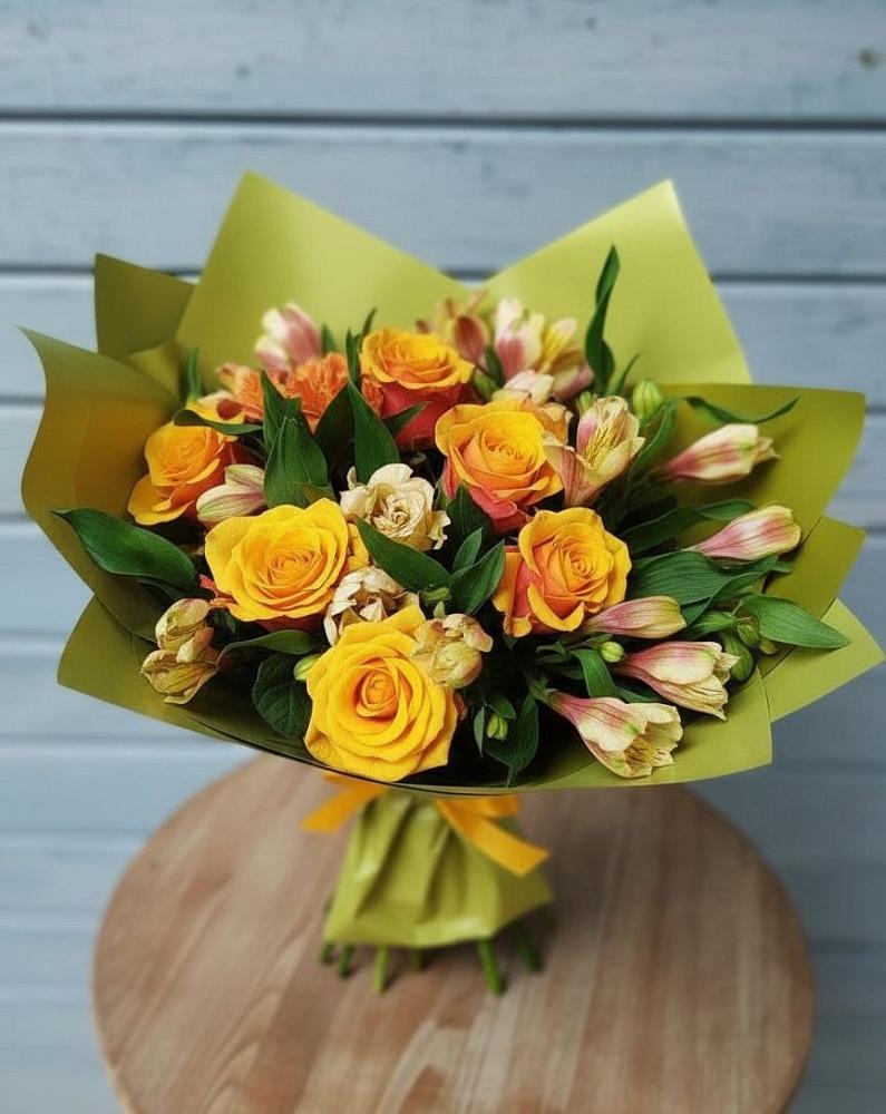 Букет цветов из: Альстромерии и Розы в Ханино