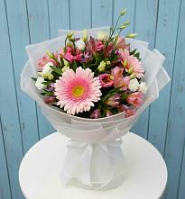 Букет цветов из:  Герберы, Альстромерии и Лизиантусы в Ханино