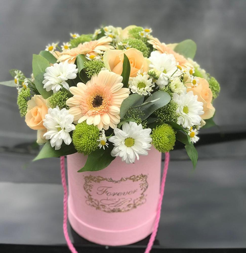 Цветочная композиция из Розы, Герберы и Хризантемы в шляпной коробке в Ханино