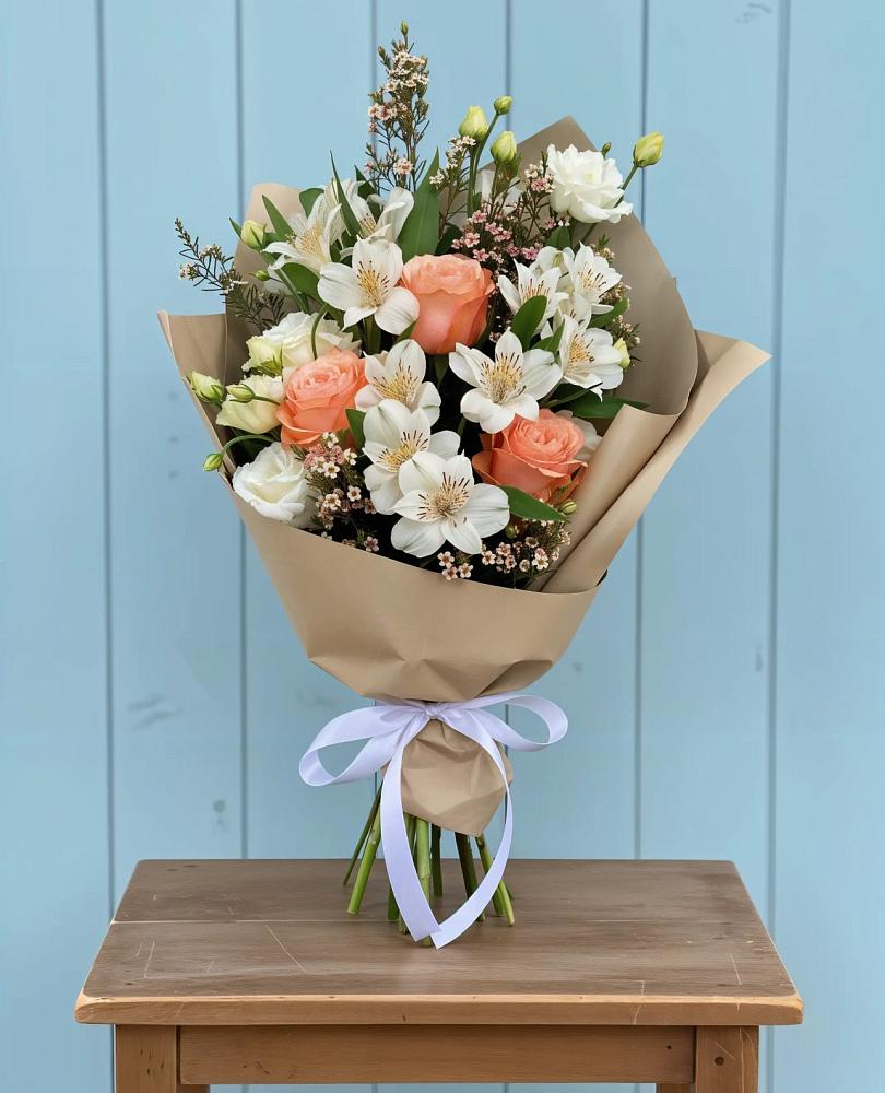 Букет цветов из: Альстромерии, Лизиантусы, Розы и Хризантемы в Ханино
